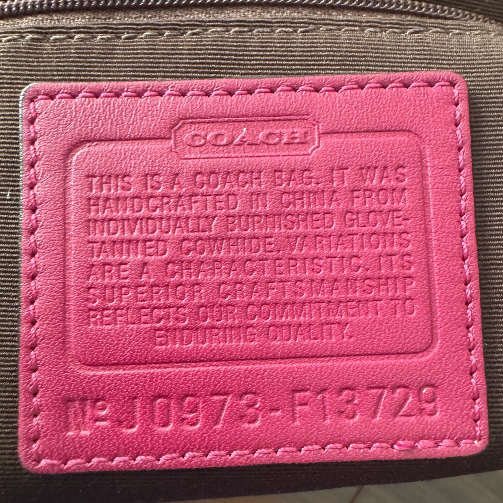 Hot Pink Vintage Y2K COACH Soho Shoulder Bag - Picture 5 of 10